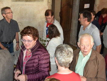 Un apéro à été offert aux couples jubilaires et à leur famille