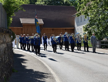 Procession avec la fanfare