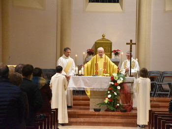 Messe présidé par l'abbé Yves Prongué, concélébré par l'abbé Pierre Rebetez et accompagné par le diacre Philippe Charmillot