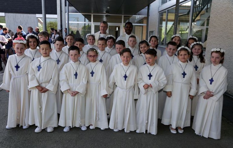 Première Communion à Charmoille