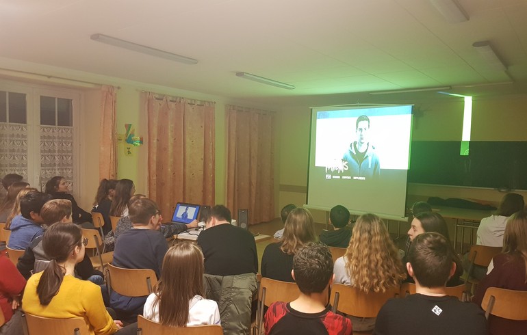 Soirée jeunes film et popcorns