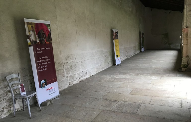 Exposition sur Mère Teresa au cloître à St-Ursanne