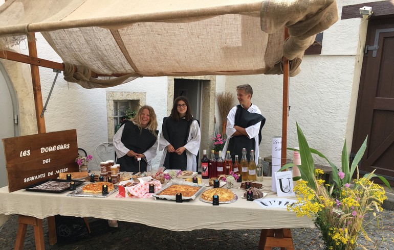 Stands de servants aux médiévales à St-Ursanne