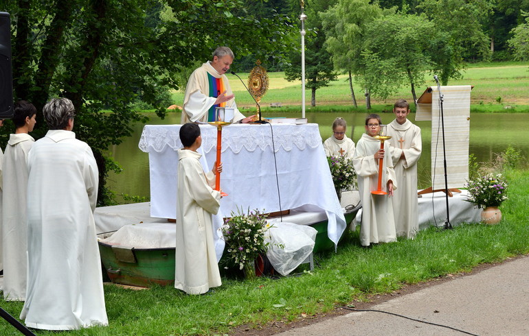 FÊTE-DIEU À VENDLINCOURT