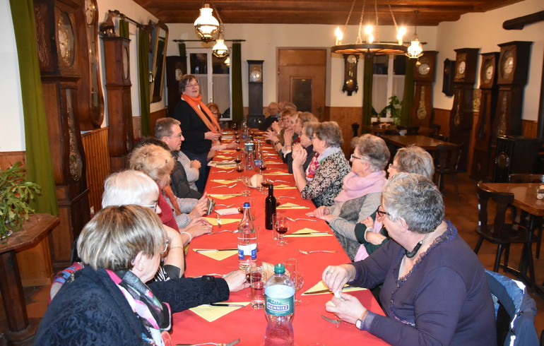 Repas de brodeuses à Epauvillers