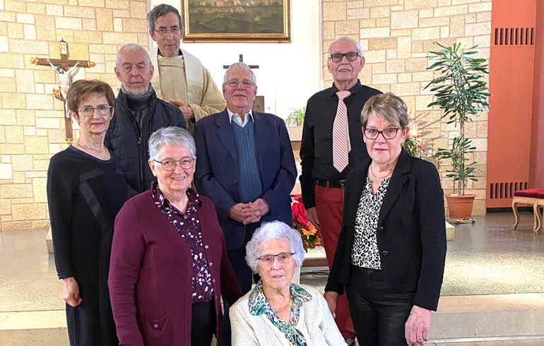 Huit membres célébrés pour leur fidélité au chant sacré