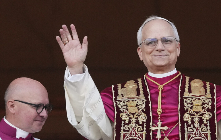 Le cardinal américain Robert Francis Prevost élu pape sous le nom de Léon XIV